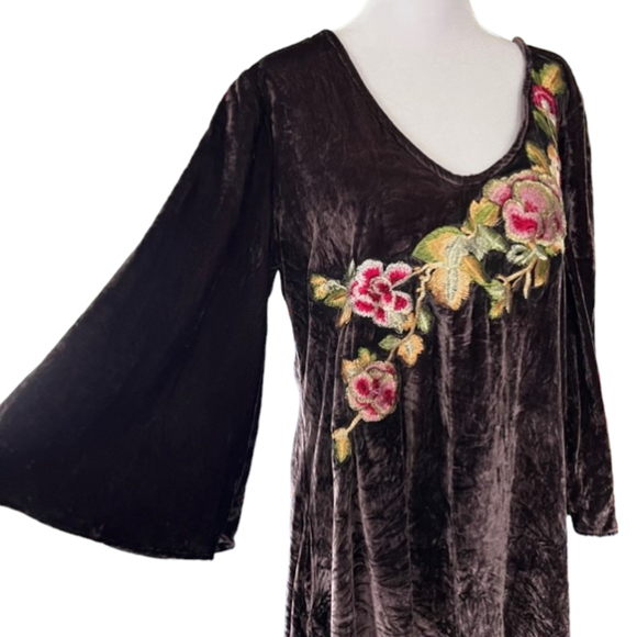 Aratta Silent Journey Purple Crushed Velvet Bell Sleeve Dress Size Small - Picture 6 of 10